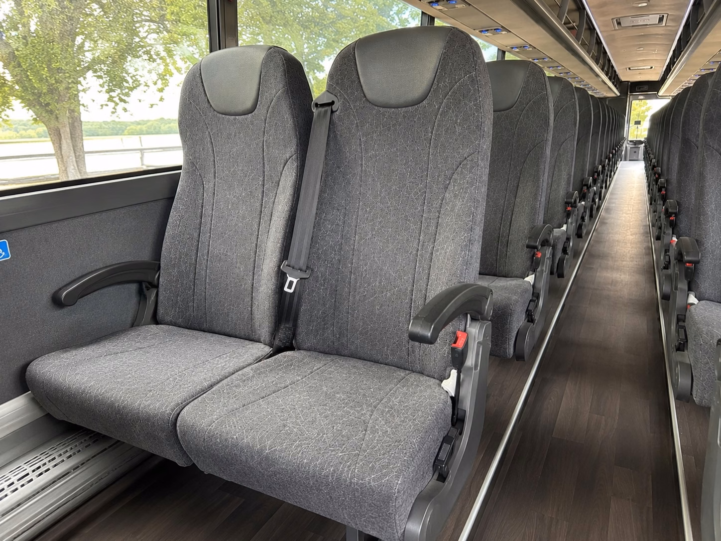 reception venue shuttles that keep your waterbury wedding timeline running smoothly