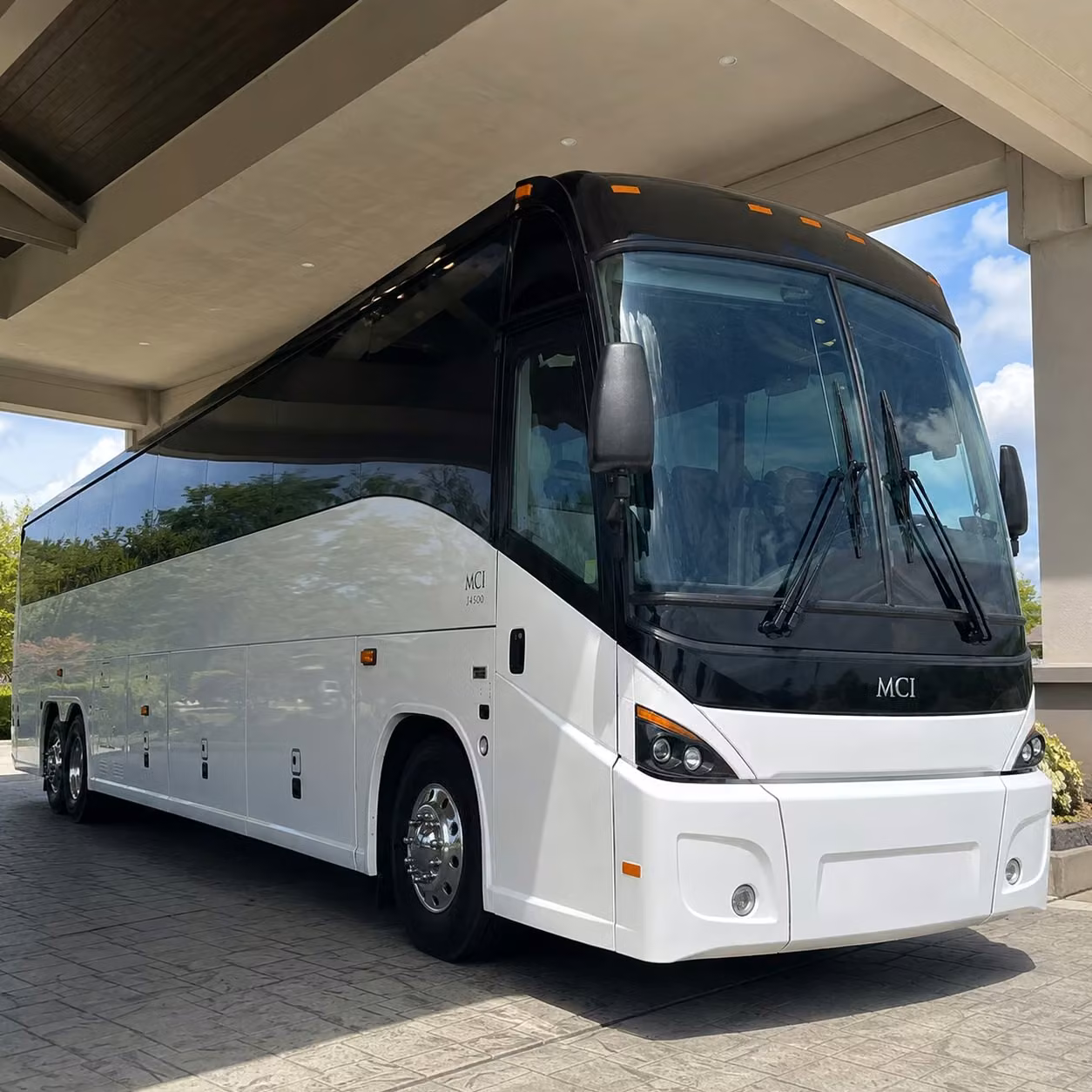 waterbury groups heading to bradley international airport have a reliable shuttle option